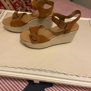 Lucky Mustard Suede Shoes Wedges